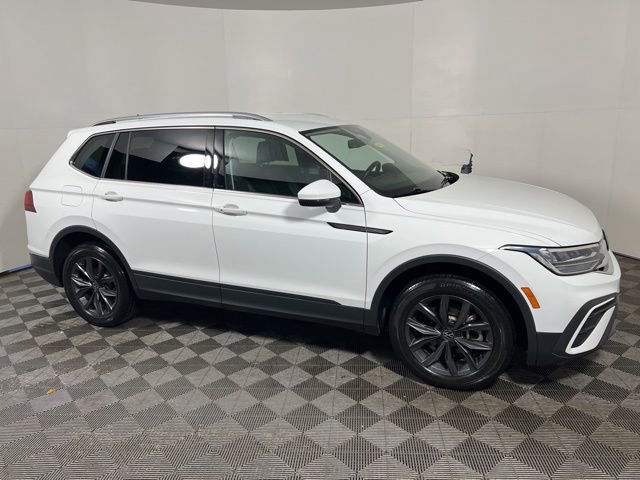 Used 2022 Volkswagen Tiguan SE AWD/4WD image 11