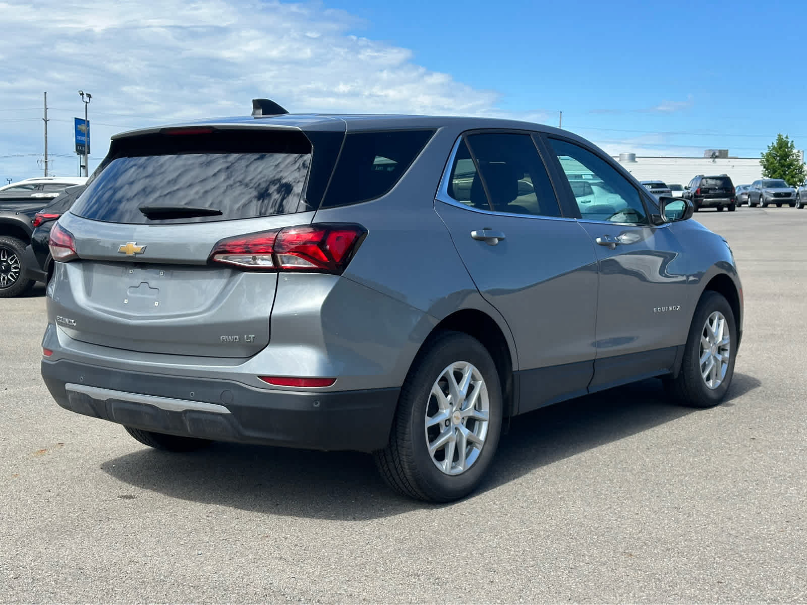 Used 2023 Chevrolet Equinox LT AWD/4WD image 7