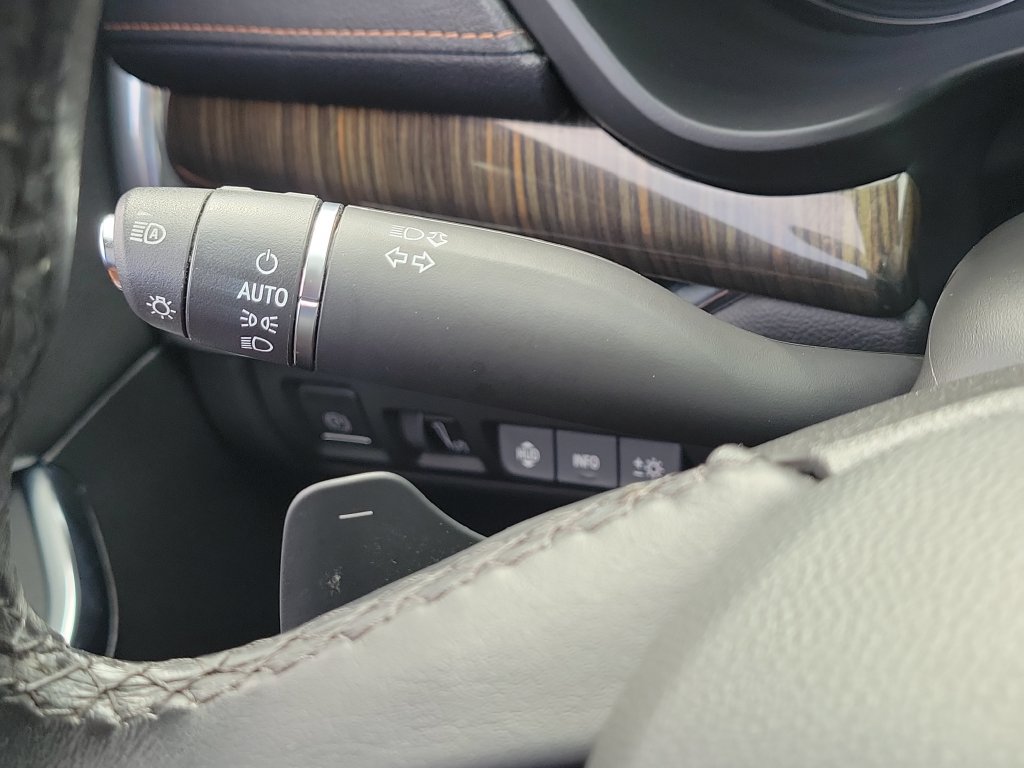 Used 2019 Cadillac XT4 Premium Luxury FWD image 11