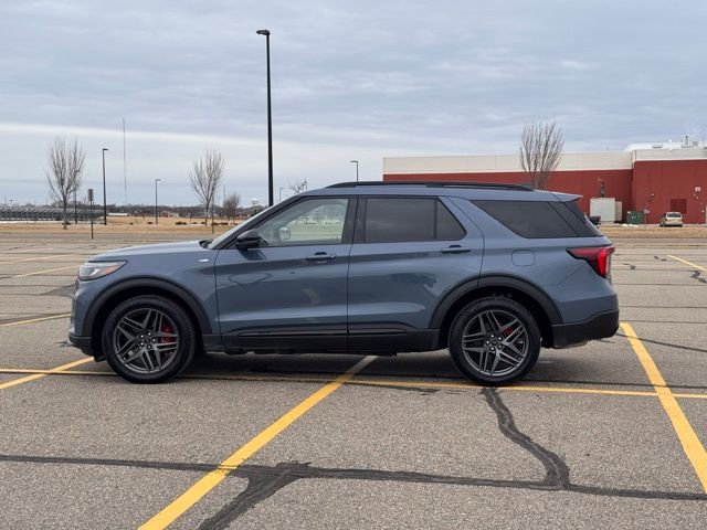 Used 2025 Ford Explorer ST-Line w/ ST-Line Street Pack image 37