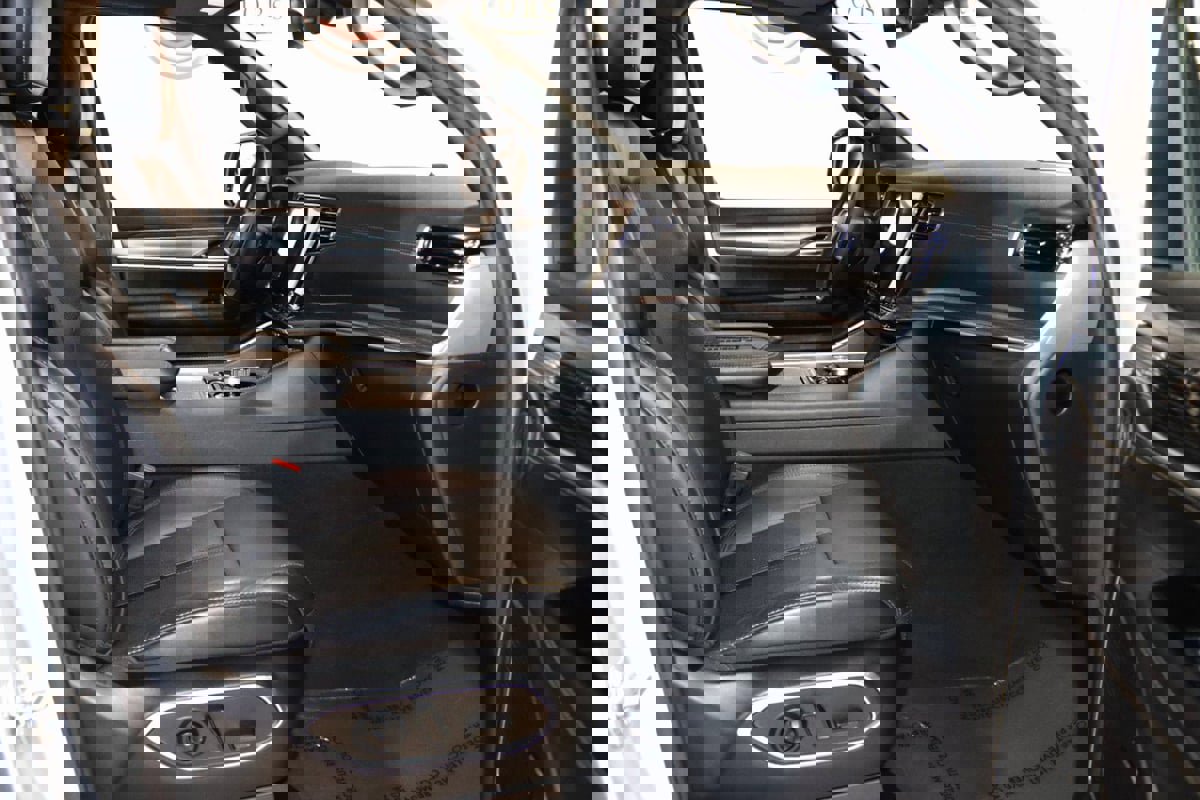 Used 2024 Jeep Wagoneer L Series II w/ Flexible Seating Group image 58