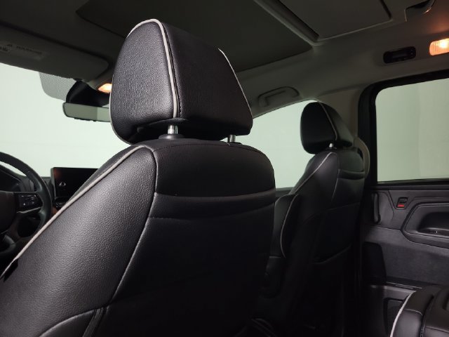 Used 2025 Honda Odyssey Touring image 16