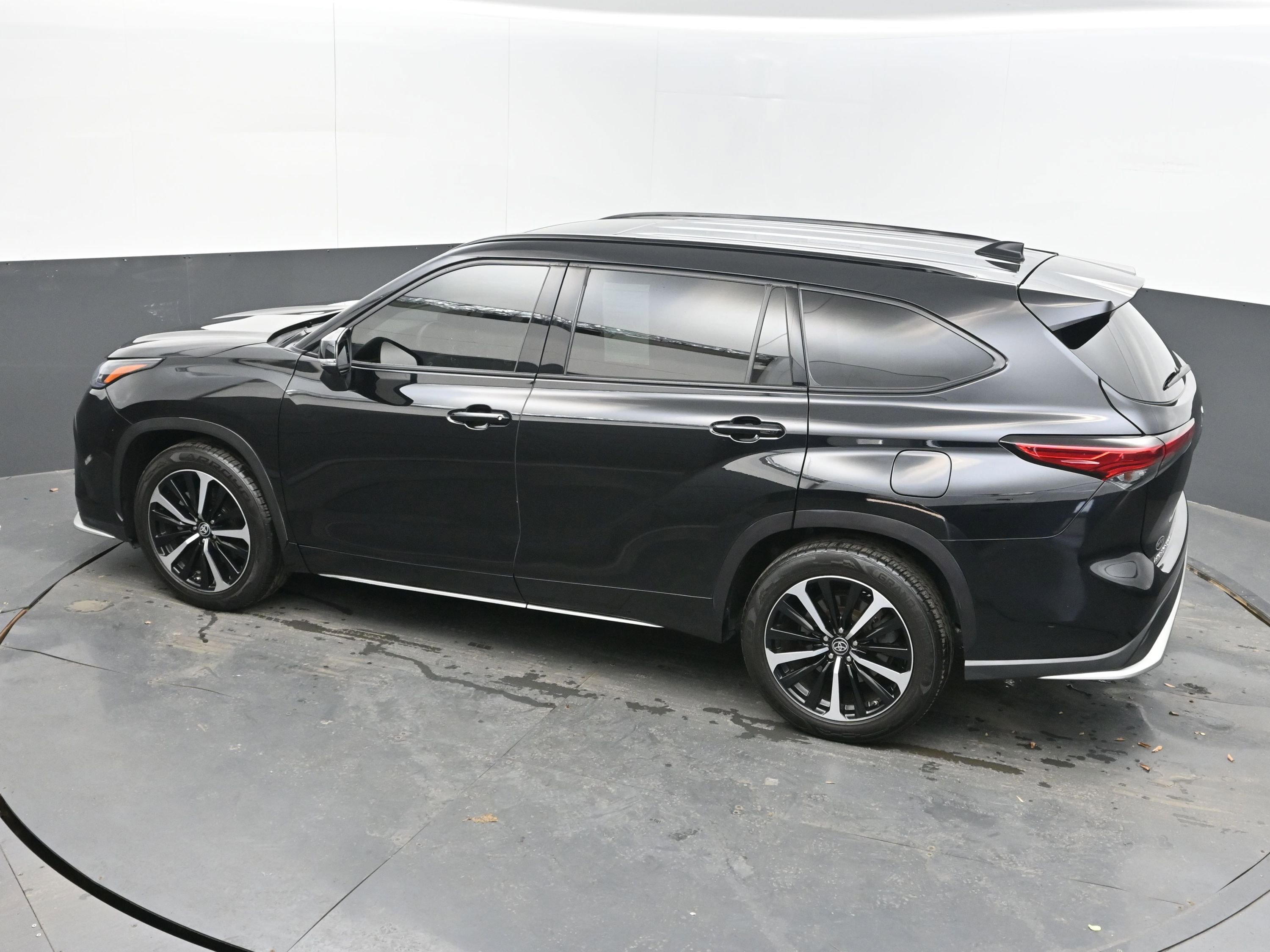 Used 2022 Toyota Highlander XSE image 37