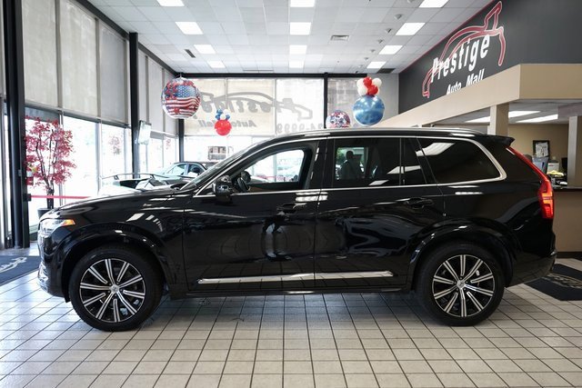 Used 2023 Volvo XC90 B6 Plus image 3
