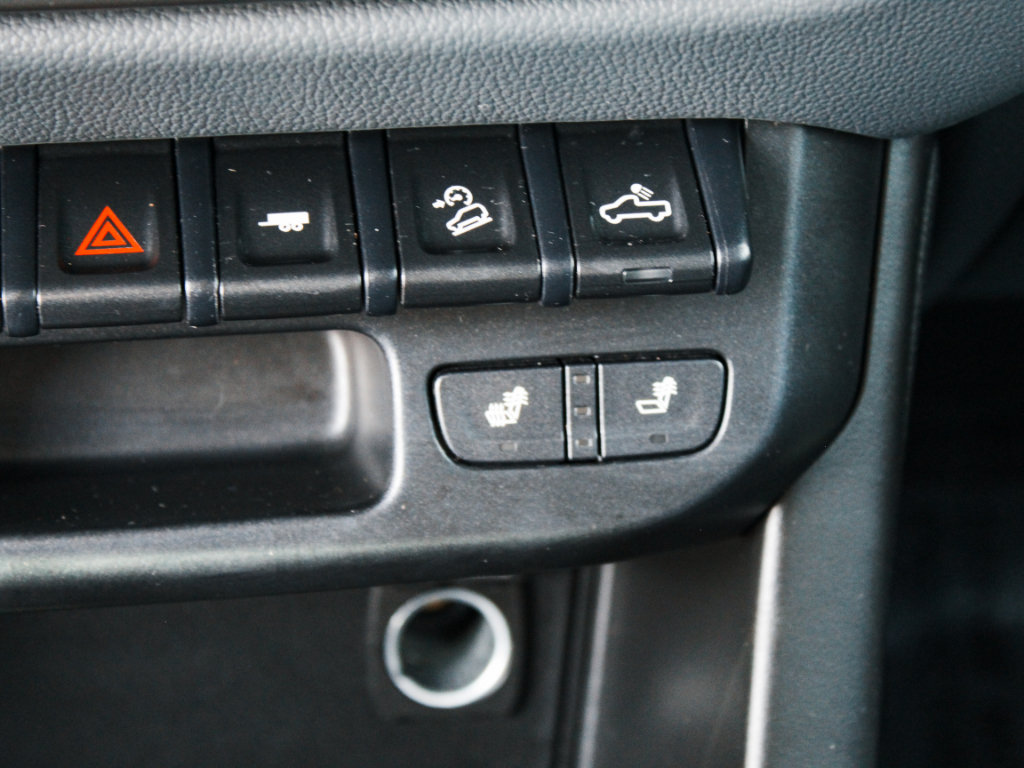 Used 2022 Chevrolet Colorado Z71 w/ Safety Package AWD/4WD image 19
