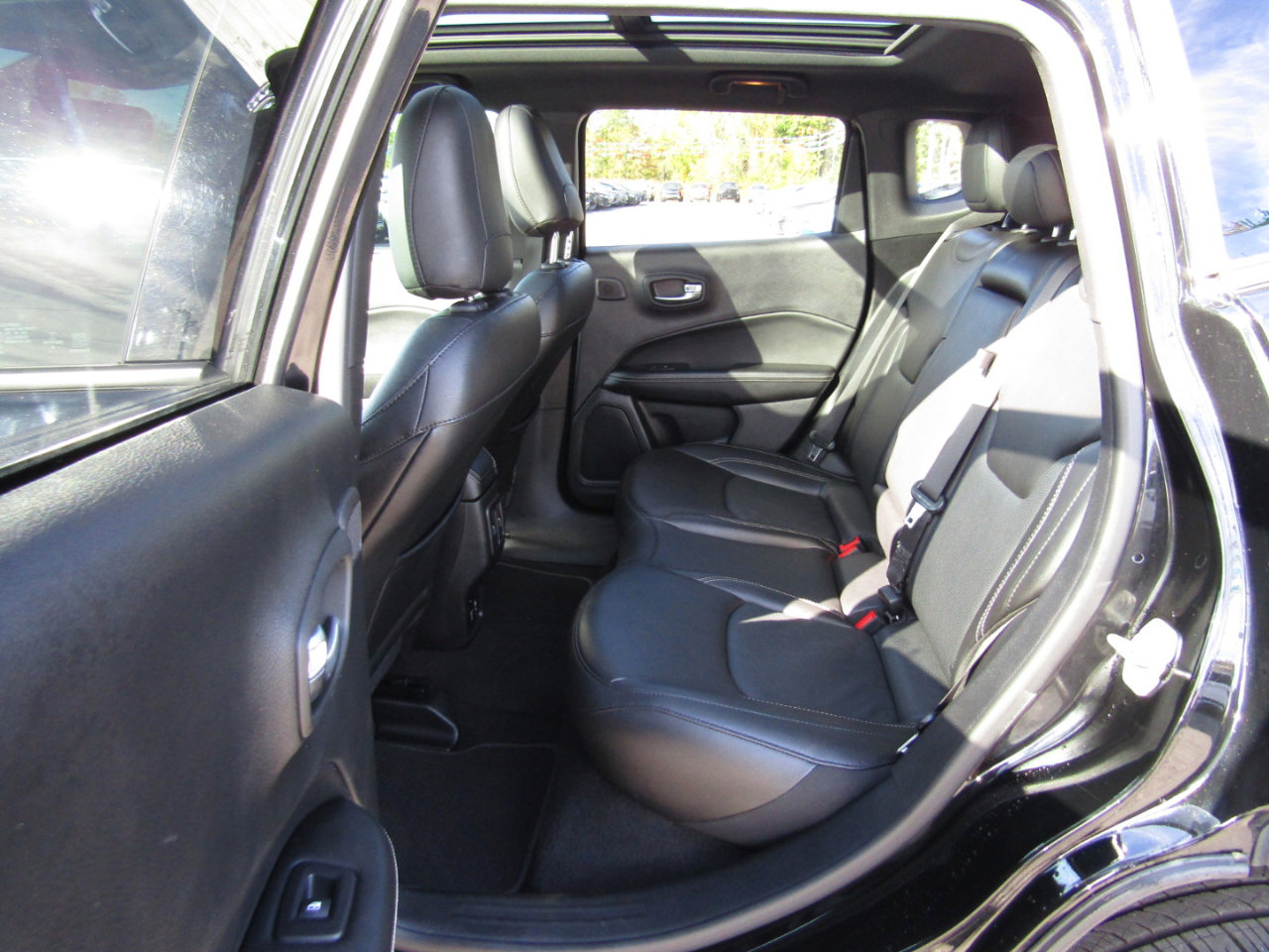 Used 2021 Jeep Compass Latitude w/ Sun and Sound Group image 21