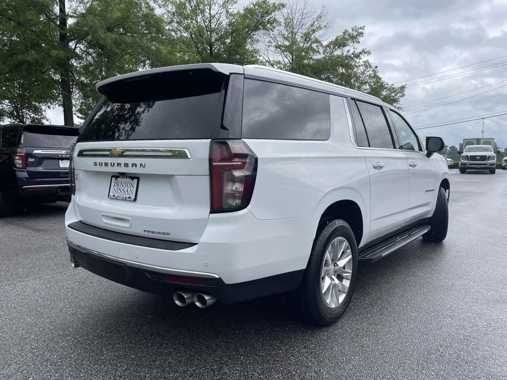 Used 2023 Chevrolet Suburban Premier AWD/4WD image 3