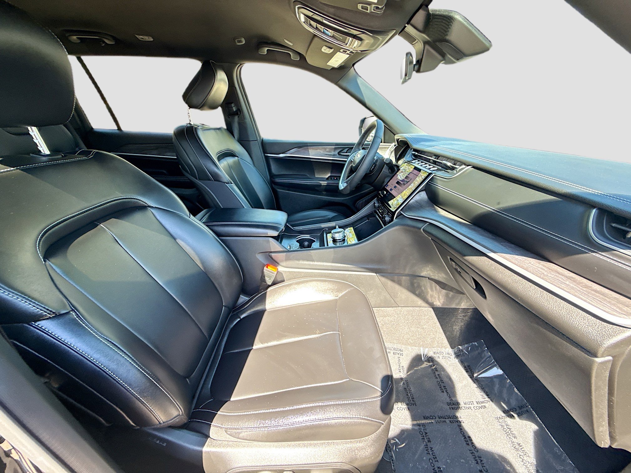 Used 2025 Jeep Grand Cherokee L Limited w/ Black Appearance Package image 33