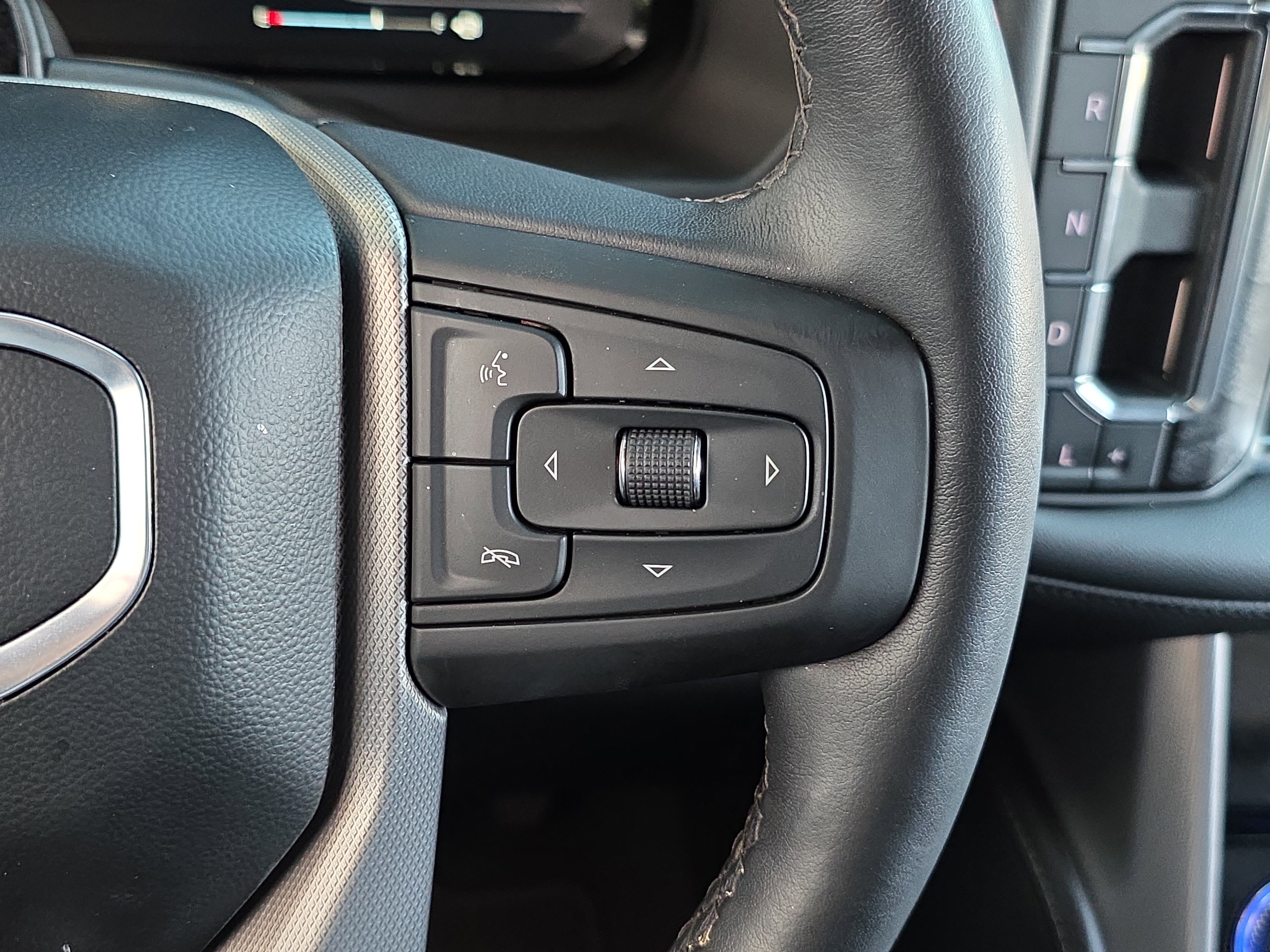 Used 2024 GMC Yukon XL Denali w/ Advanced Technology Package image 16