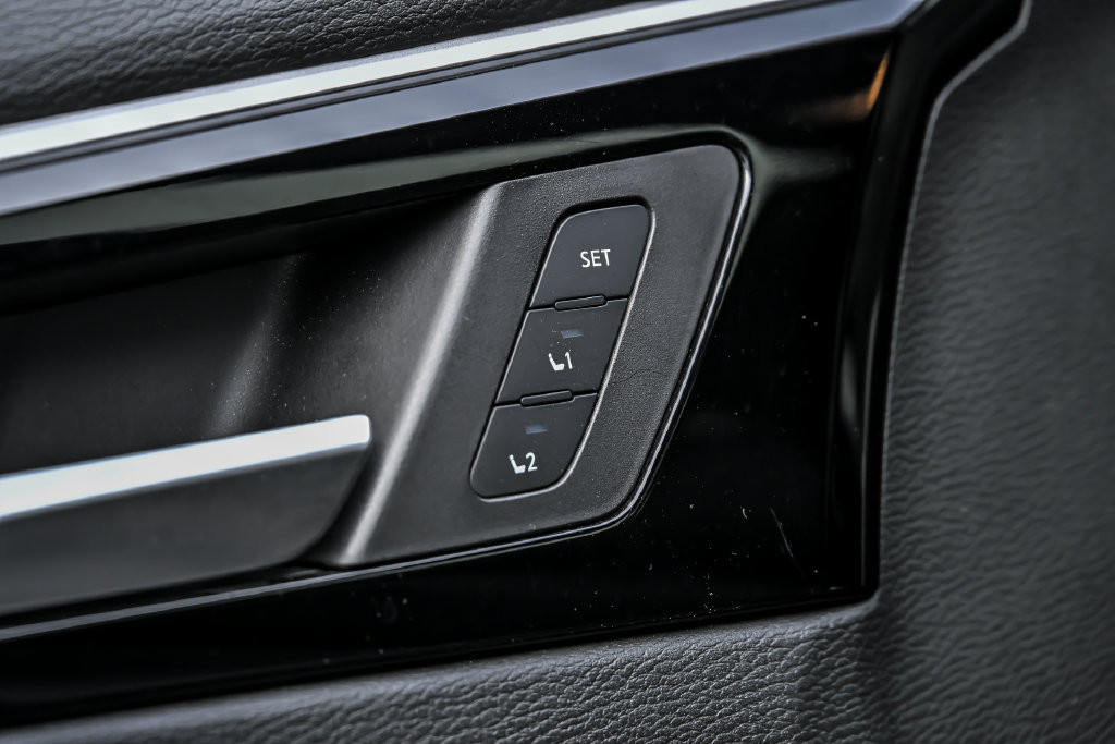 Used 2024 Mitsubishi Outlander SEL AWD/4WD image 11