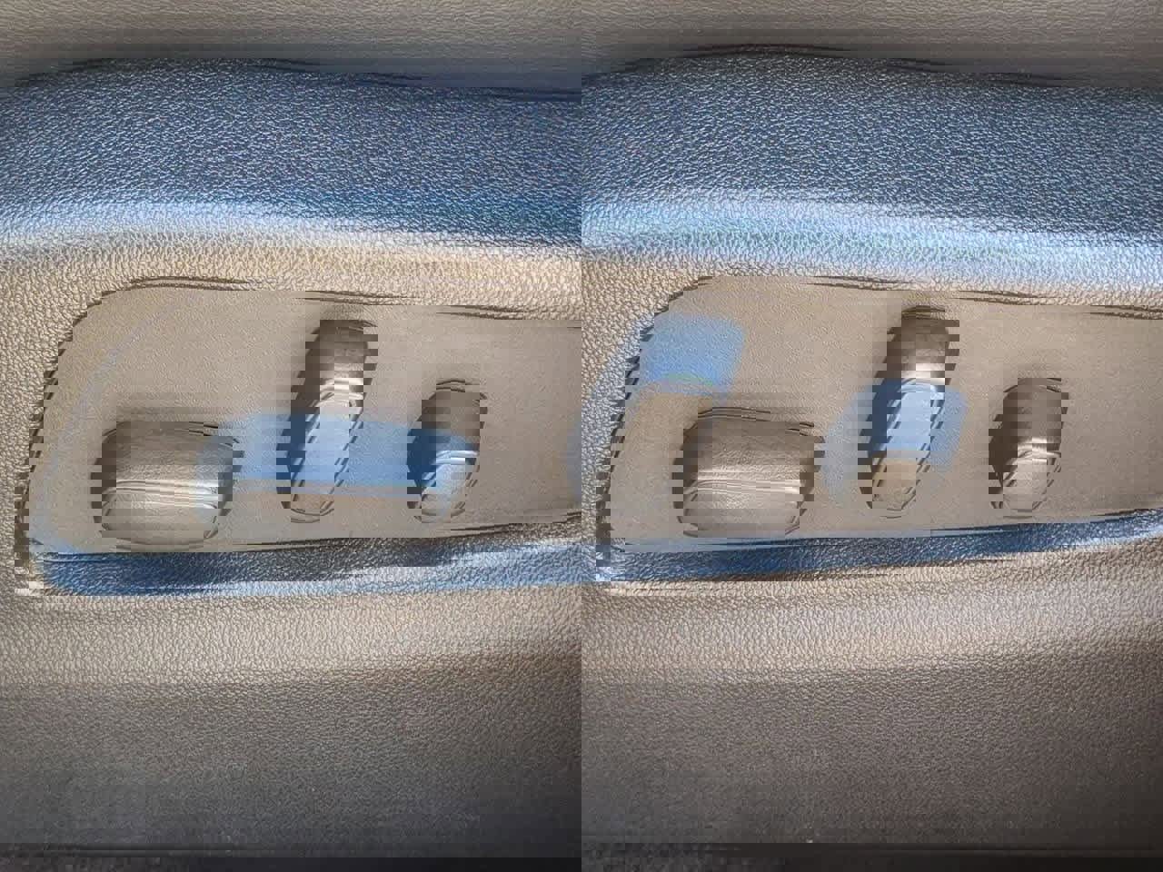 Used 2023 Cadillac XT4 Premium Luxury w/ Cold Weather Package image 16