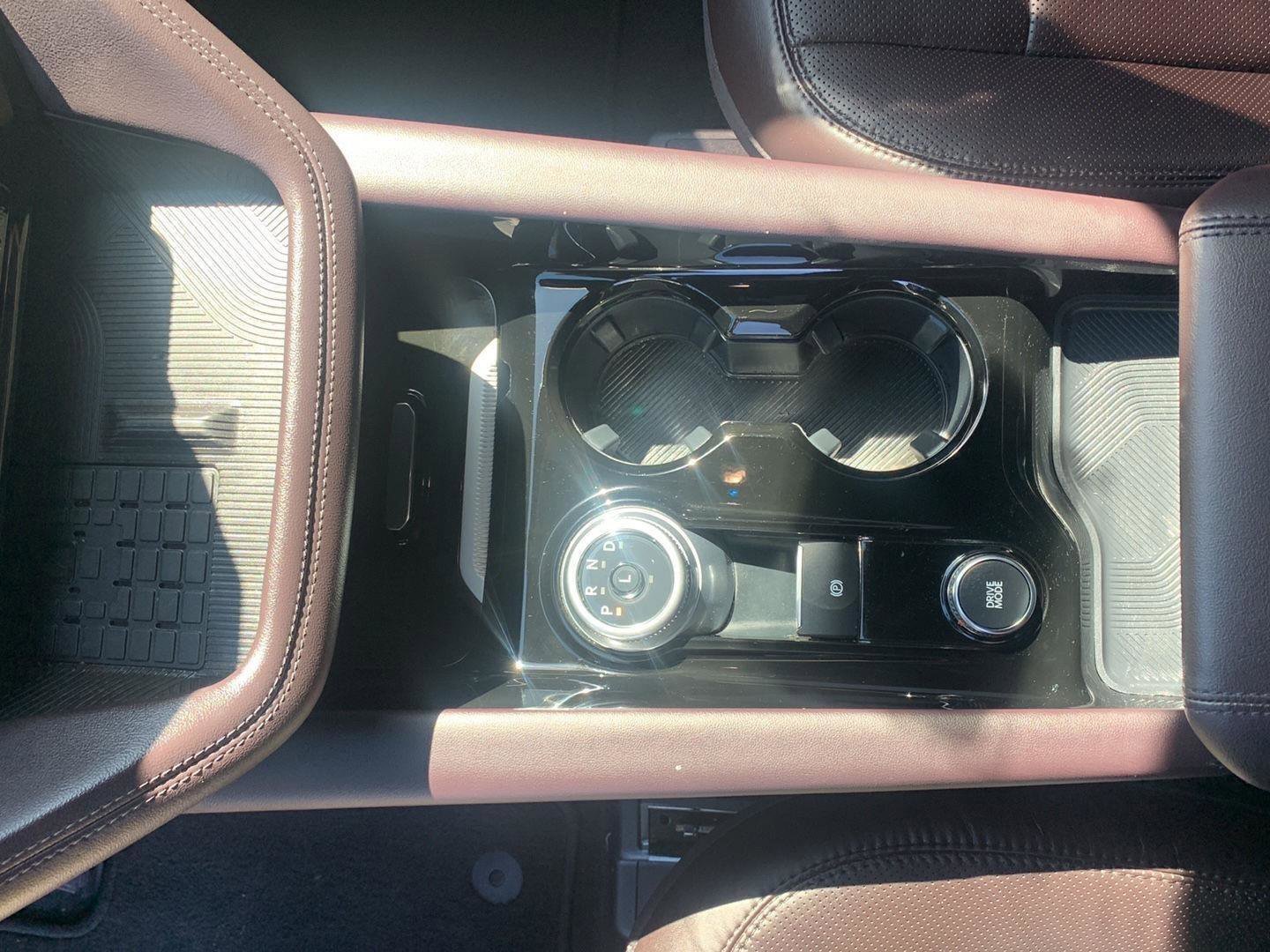 Used 2025 Ford Explorer Platinum w/ LUX Leather Package AWD/4WD image 23