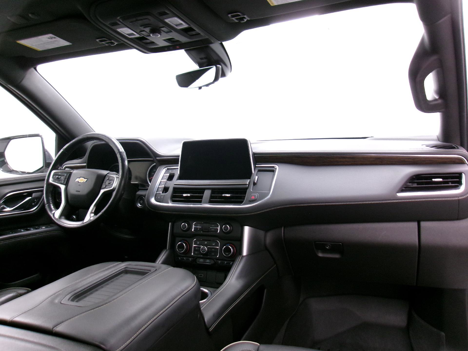 Used 2021 Chevrolet Suburban Premier image 3