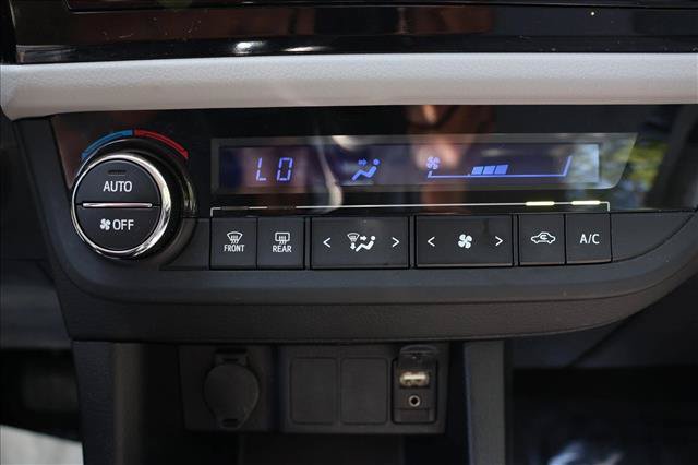 Used 2015 Toyota Corolla LE FWD image 19
