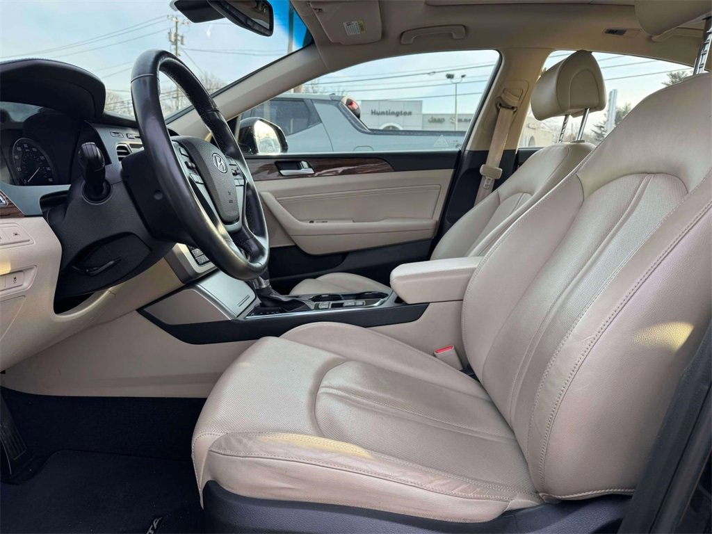 Used 2016 Hyundai Sonata Limited w/ Option Group 02 image 13