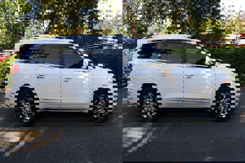 Used 2013 Buick Enclave Premium w/ Trailering Provision Package image 13