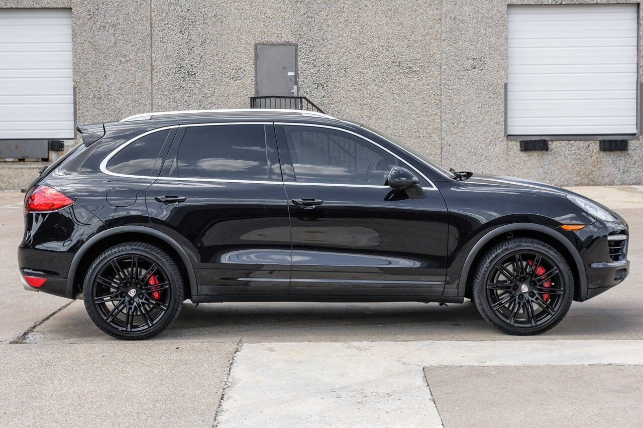Used 2012 Porsche Cayenne Turbo AWD/4WD image 10