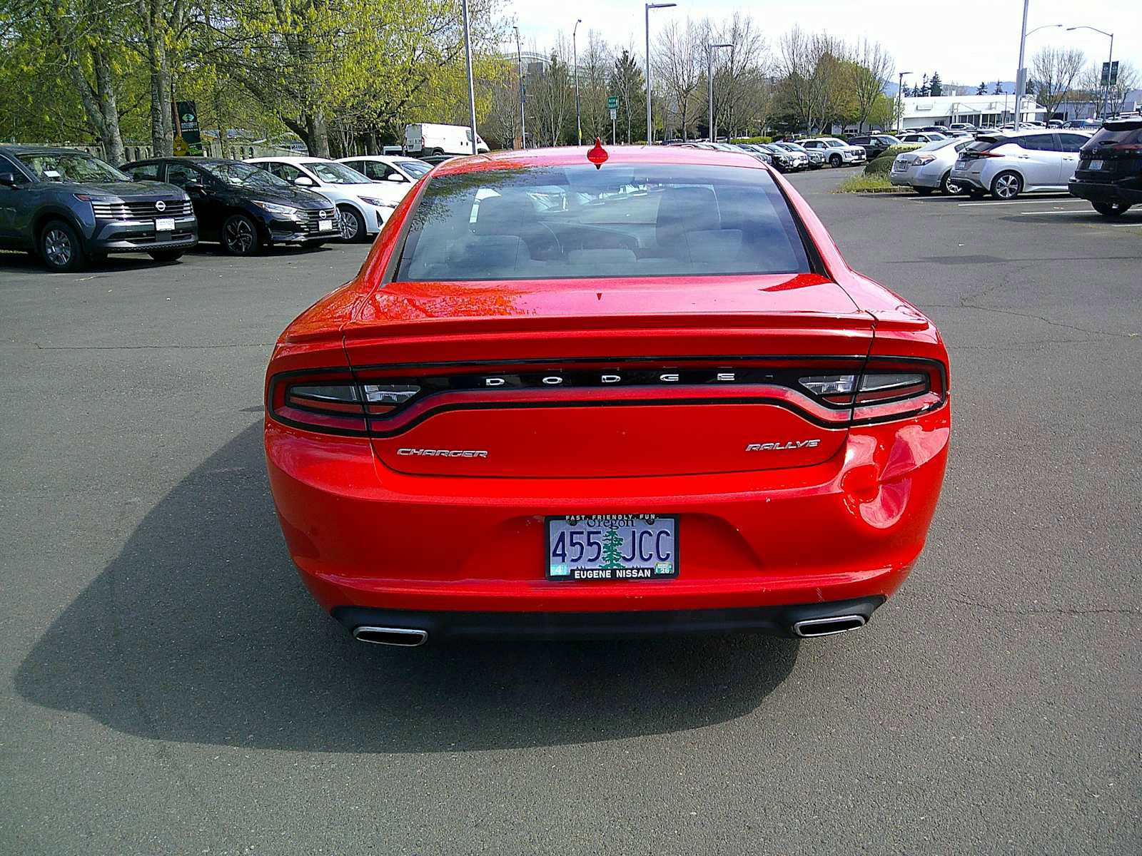 Used 2015 Dodge Charger SXT image 4
