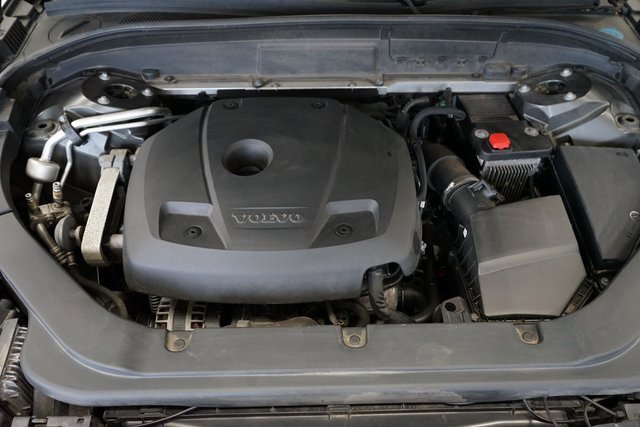 Used 2019 Volvo XC60 T5 Momentum w/ Multimedia Package image 53