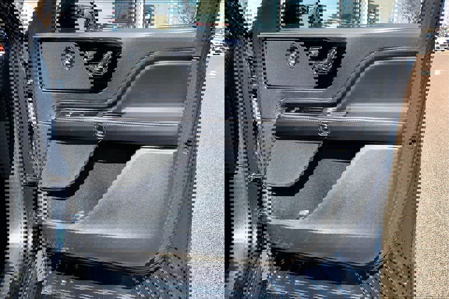 Used 2023 Lincoln Aviator Reserve w/ Equipment Group 201A image 23