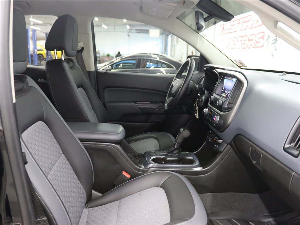 Used 2019 Chevrolet Colorado Z71 AWD/4WD image 26