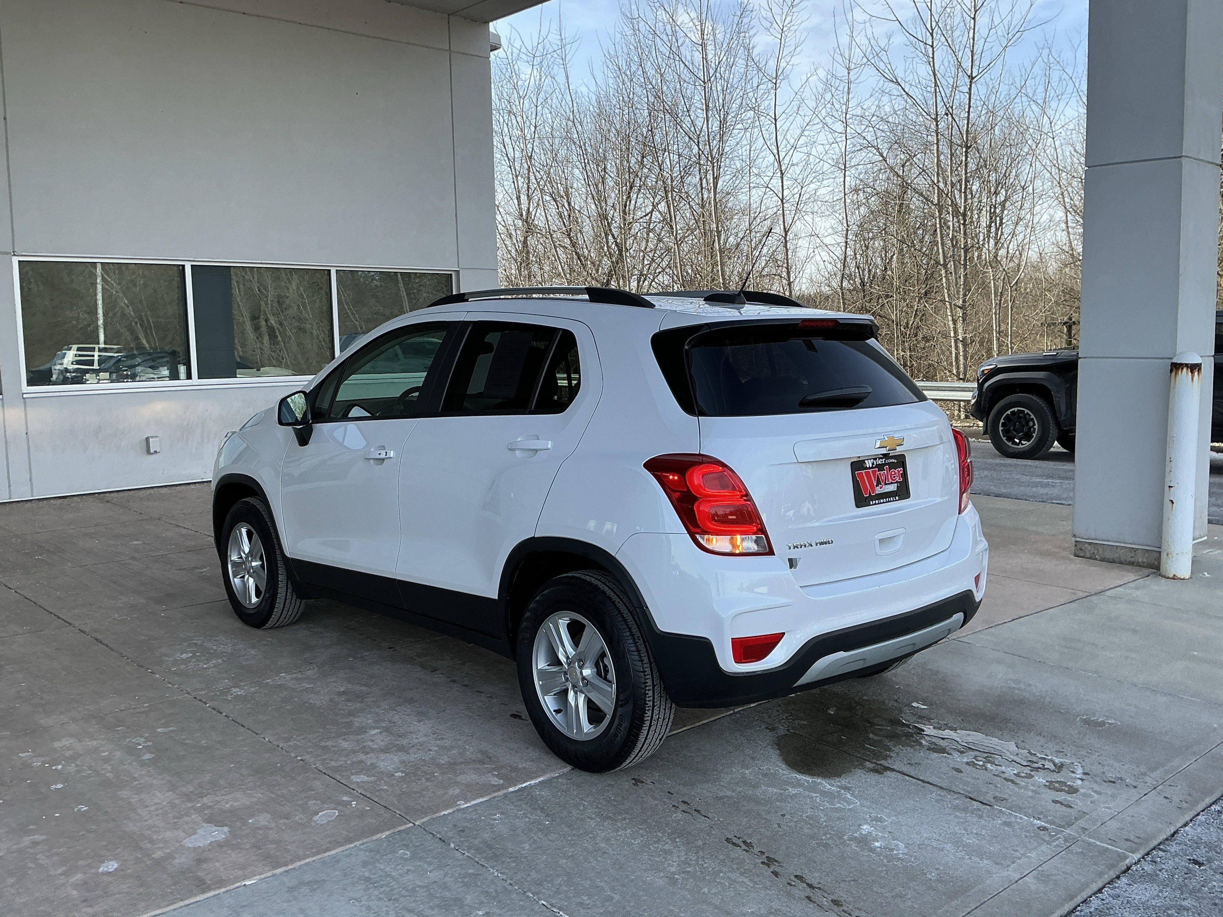 Used 2022 Chevrolet Trax LT w/ LT Convenience Package image 20
