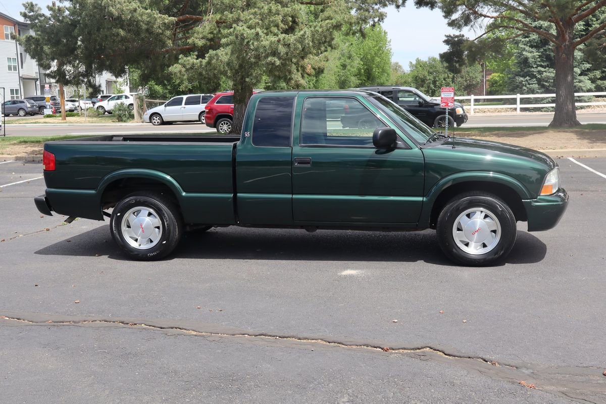 Used 2002 GMC Sonoma SLS w/ Marketing Option Pkg RWD image 3