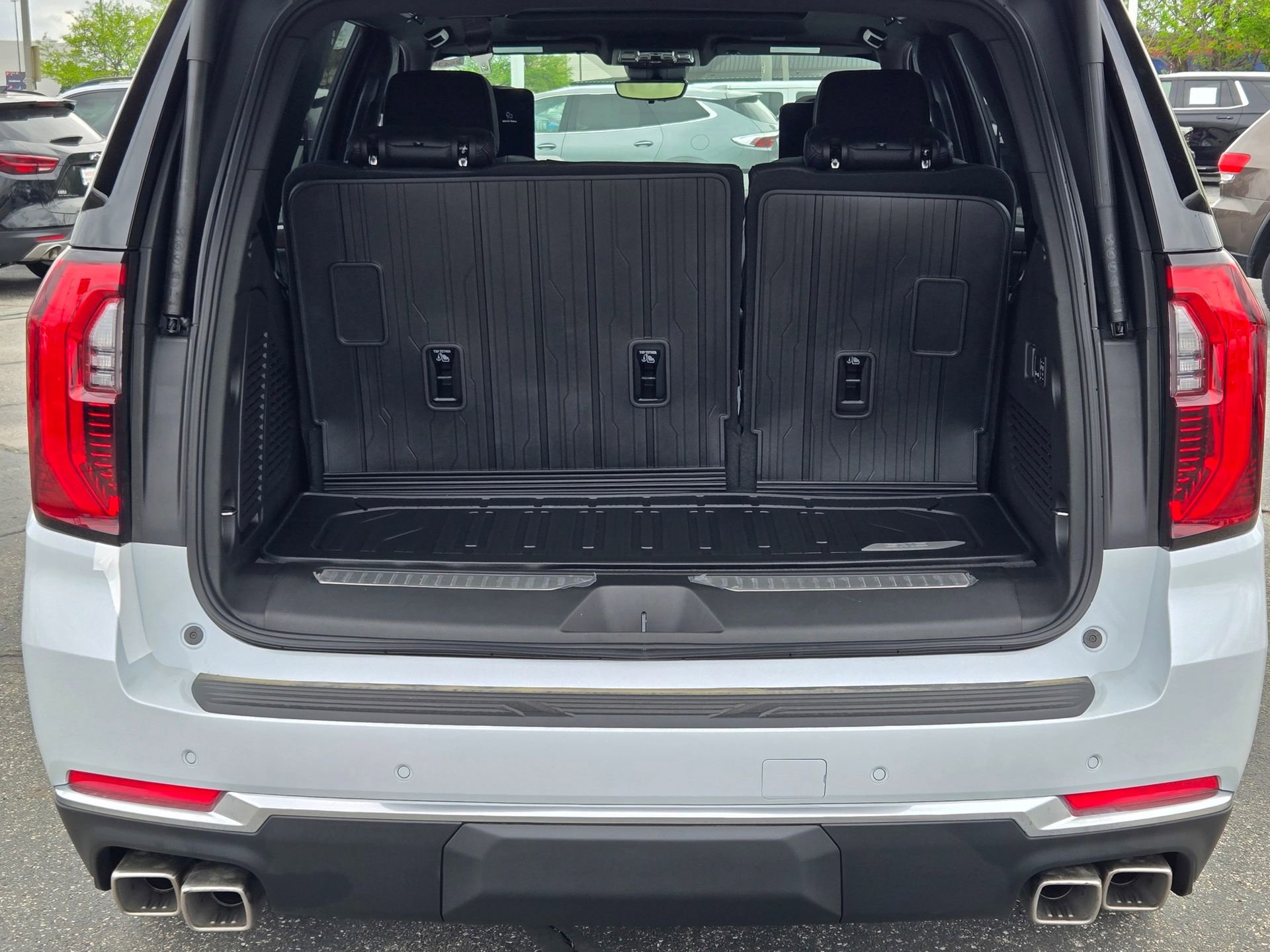 New 2026 GMC Yukon Denali w/ Denali Reserve Package AWD/4WD image 27