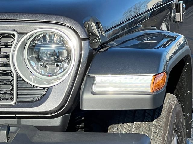 New 2025 Jeep Wrangler Sahara w/ Safety Group image 38