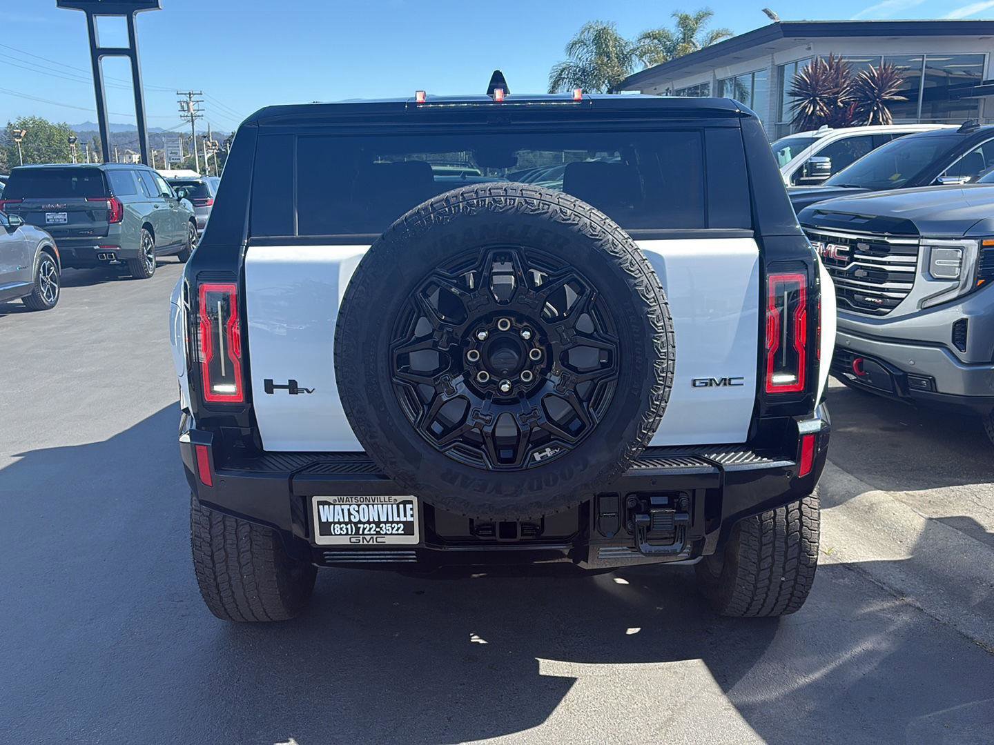 Used 2025 GMC Hummer EV 3X w/ LPO, Dark Essentials Package image 4