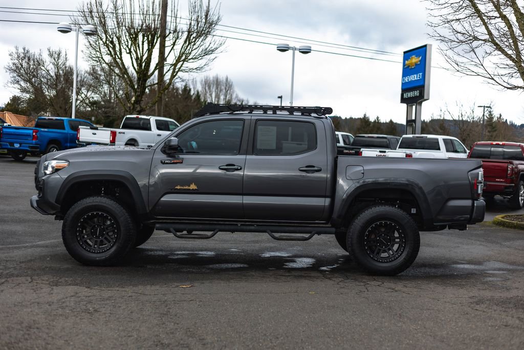 Used 2016 Toyota Tacoma TRD Sport image 15