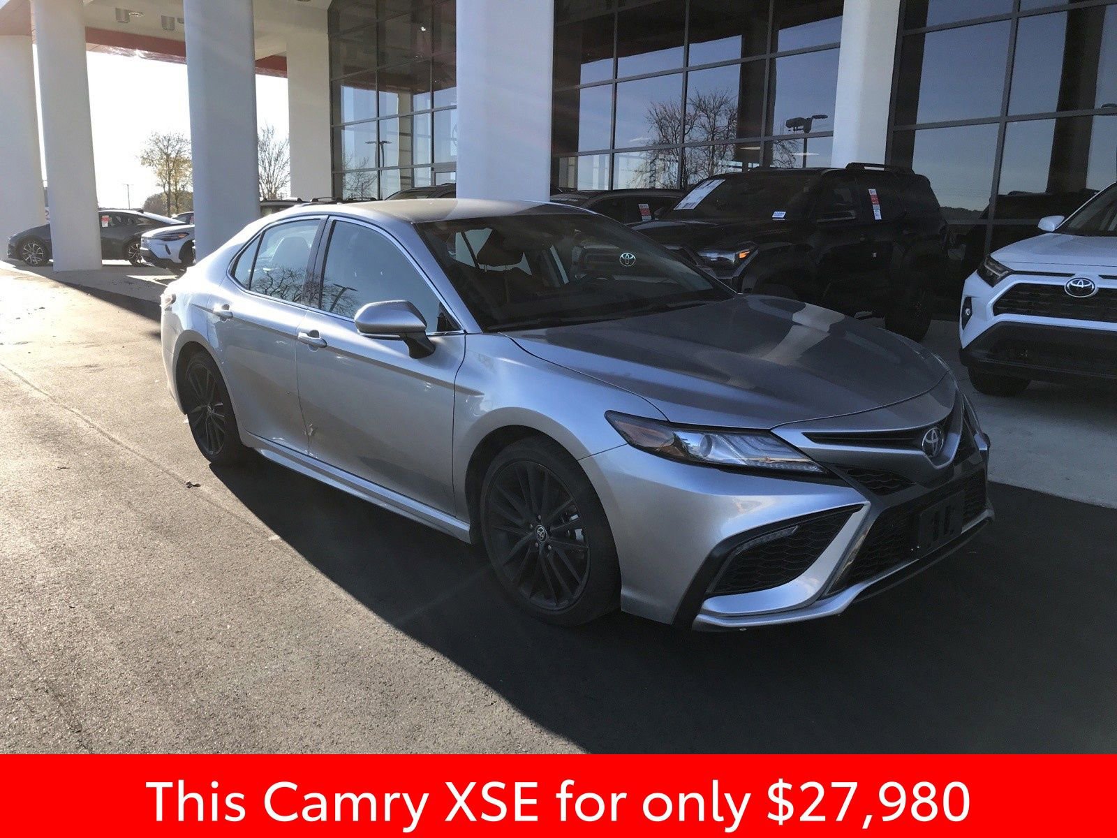 Used 2023 Toyota Camry XSE image 3