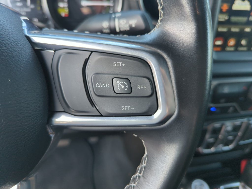 Used 2022 Jeep Wrangler Unlimited Sahara AWD/4WD image 22