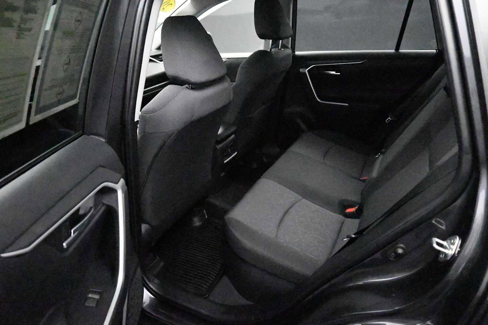 Used 2025 Toyota RAV4 XLE AWD/4WD image 22