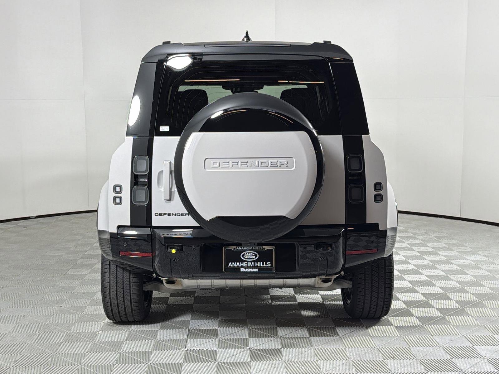 New 2026 Land Rover Defender 110 X-Dynamic SE image 4