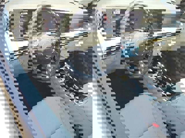 New 2025 Hyundai Tucson SEL image 2