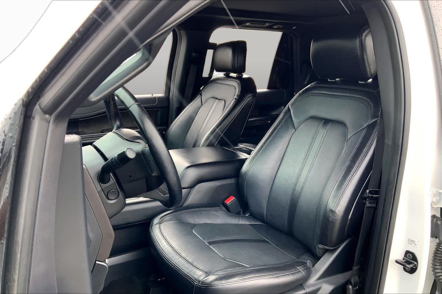 Used 2019 Ford Expedition Limited w/ Equipment Group 302A RWD image 8