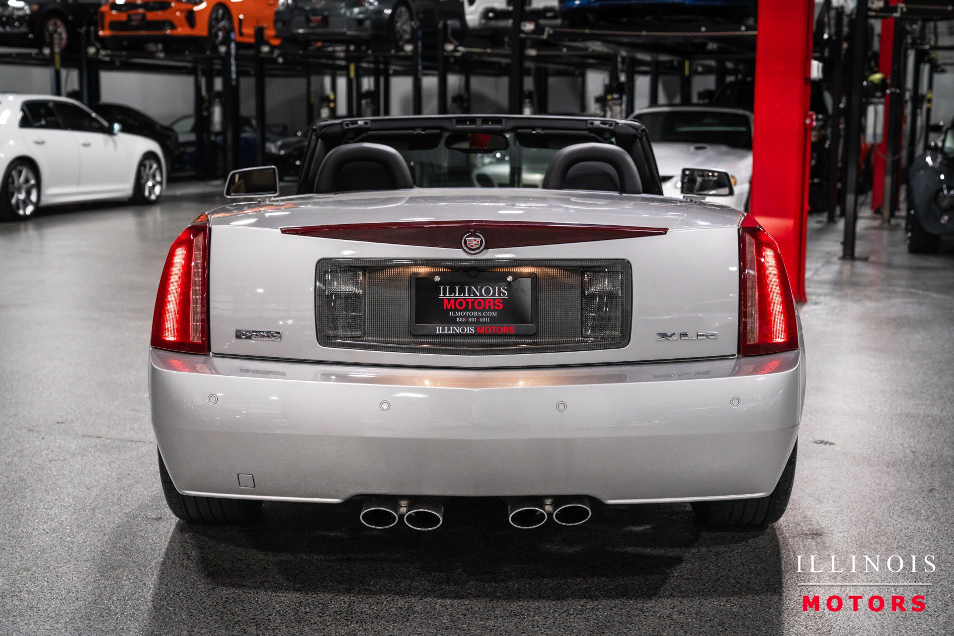 Used 2004 Cadillac XLR RWD image 4