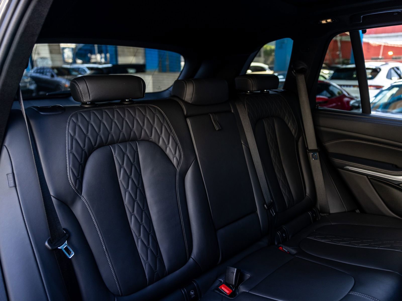 Used 2023 BMW X5 M50i w/ Climate Comfort Package image 36