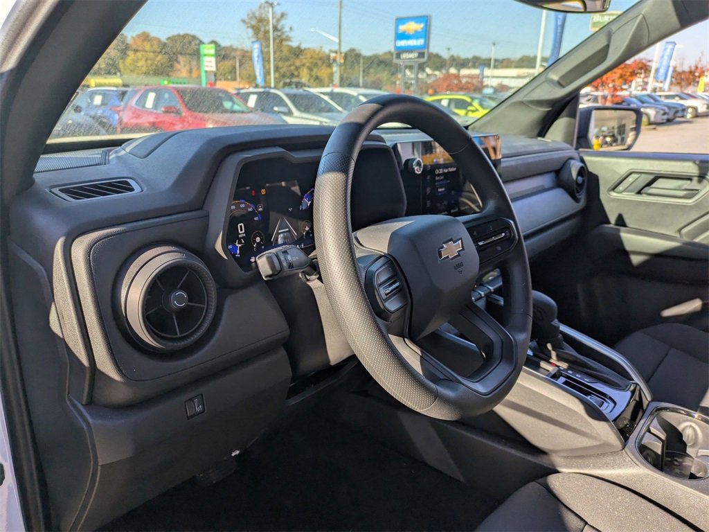 Used 2025 Chevrolet Colorado W/T image 14