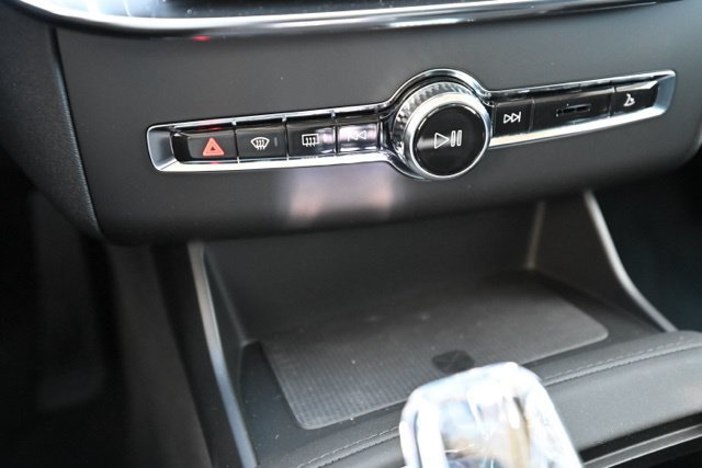 New 2026 Volvo XC90 B5 Core AWD/4WD image 19