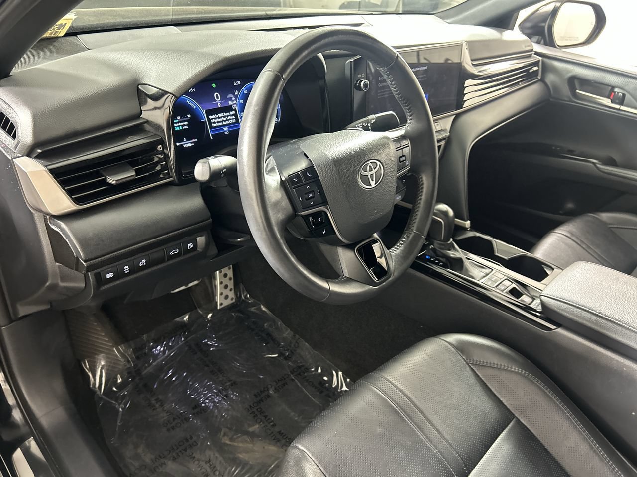 Used 2025 Toyota Camry XSE FWD image 12