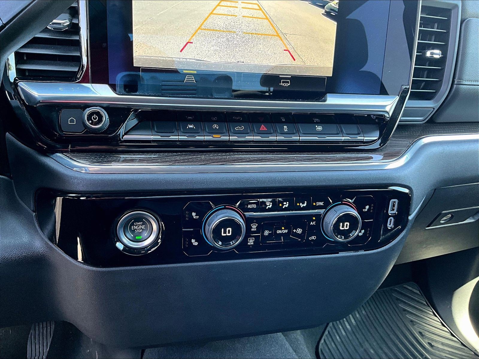 Used 2024 Chevrolet Silverado 1500 LT AWD/4WD image 16