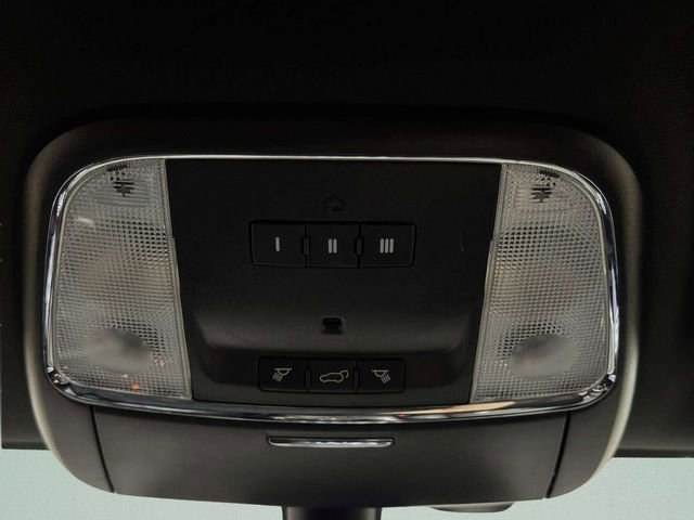 Used 2018 Jeep Grand Cherokee Limited image 26