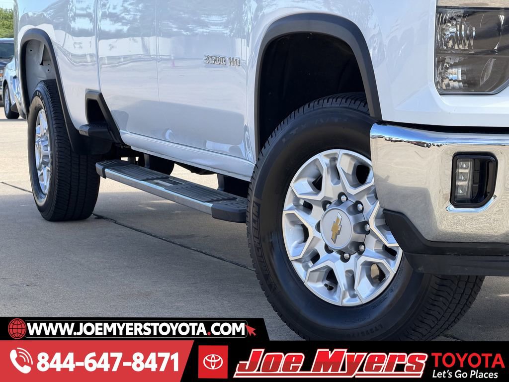 Used 2025 Chevrolet Silverado 3500 LT w/ Convenience Package image 12