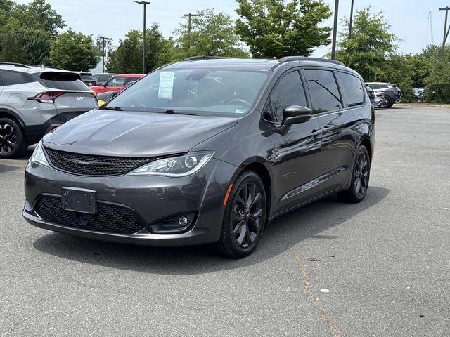 Used 2018 Chrysler Pacifica Limited w/ Advanced Safetytec Group FWD image 5
