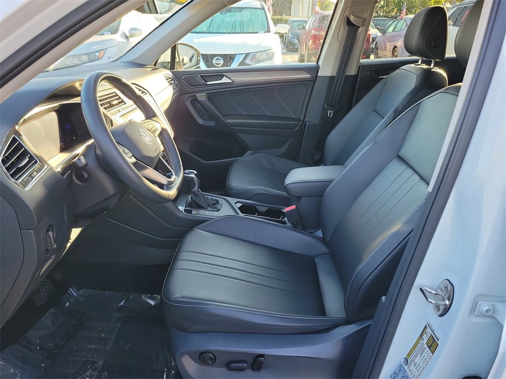 Used 2022 Volkswagen Tiguan SE image 13