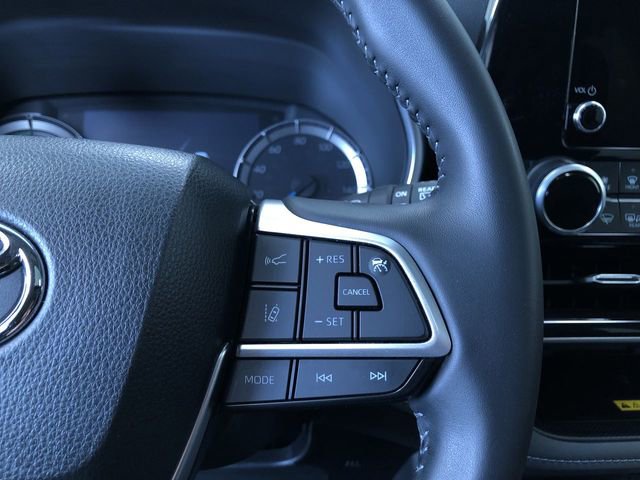 Used 2023 Toyota Highlander XLE image 27