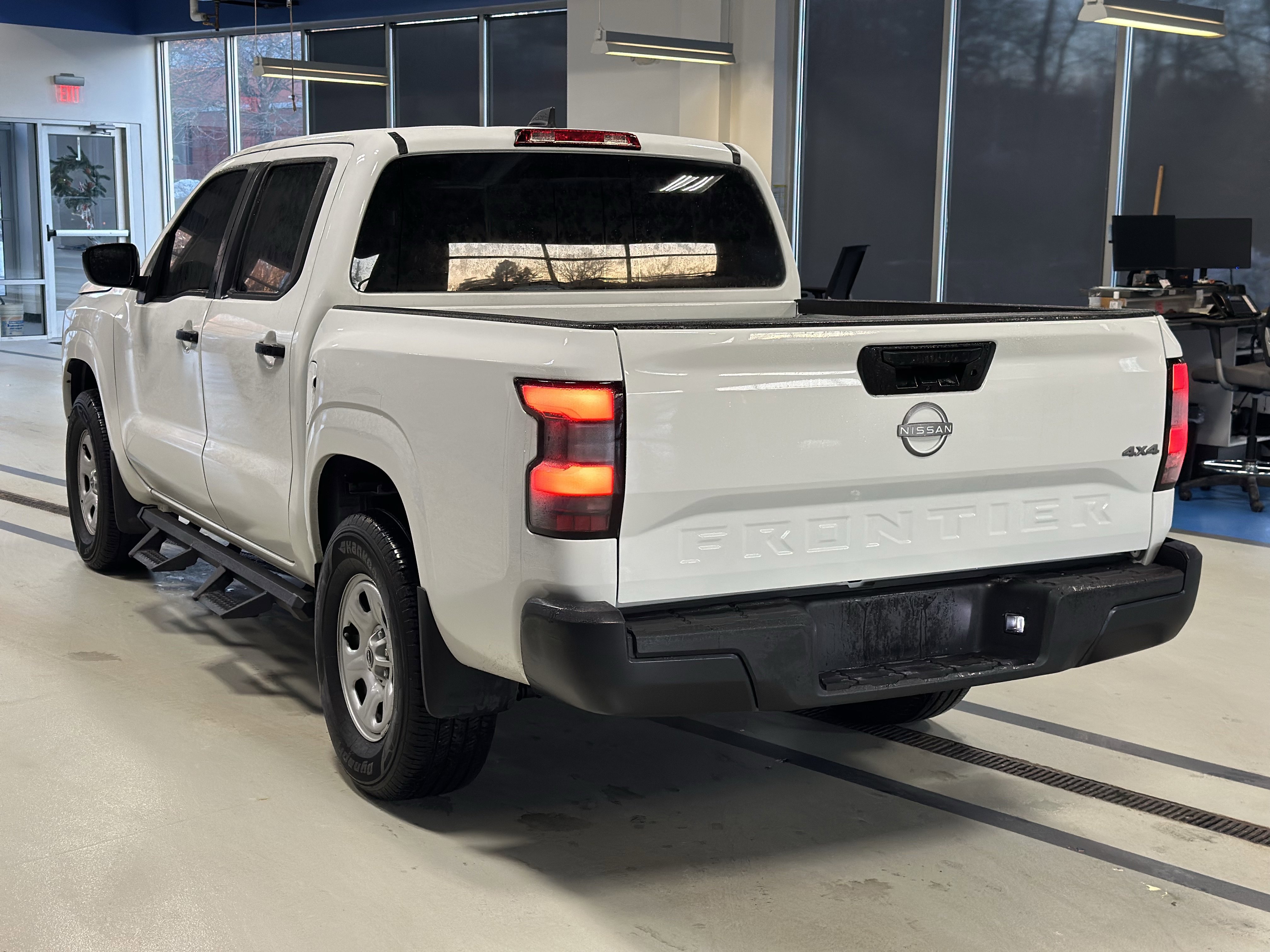 Used 2024 Nissan Frontier S image 8