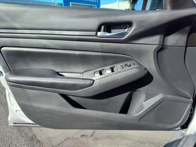 Used 2024 Nissan Altima 2.5 SV image 13